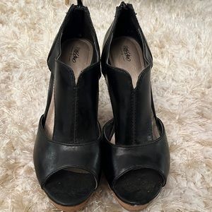 Massimo black leather wedge sandals